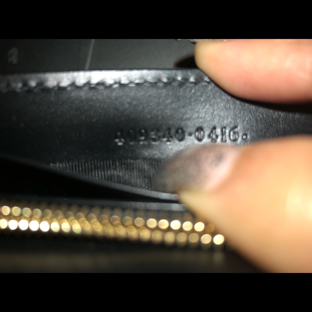 Gucci Icon Signature Chain Wallet - Picture 4 of 7